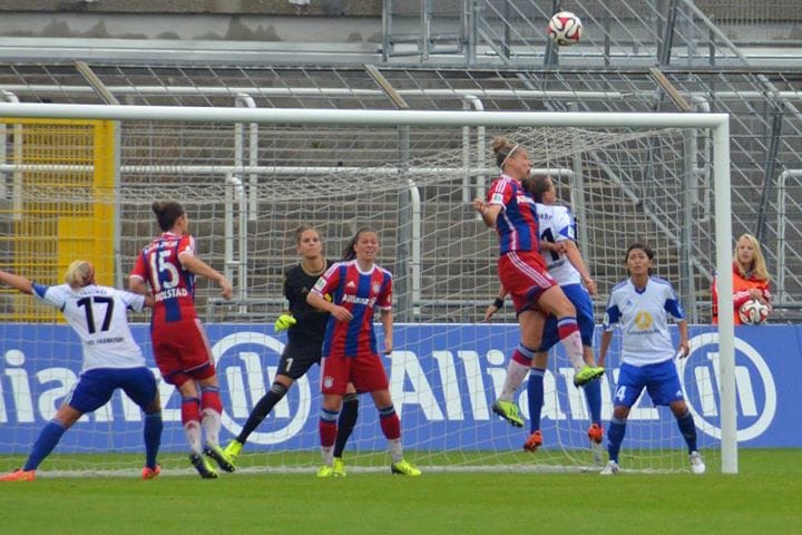 Caroline Abbé, Nora Holstad, Melanie Leupolz, FC Bayern München FFC Frankfurt, Fotoallerlei https://www.facebook.com/469262143096499/photos/a.800910766598300.1073741834.469262143096499/800910866598290/