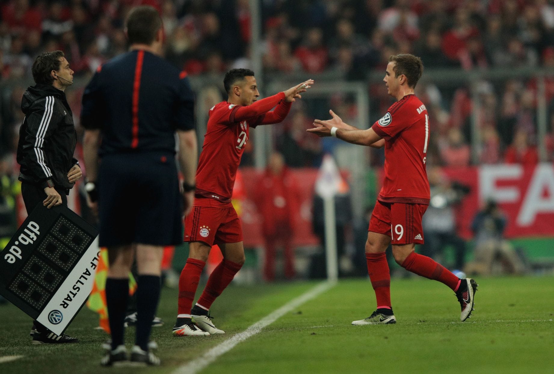 Teilzeitkünstler: Götze und Thiago (Foto: Adam Pretty/Bongarts/Getty Images)