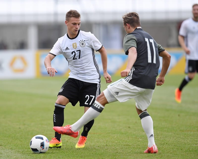 Im Test gegen die U20 spielte Kimmich als Rechtsverteidiger. (Foto: Markus Gilliar - Pool / Getty Images)