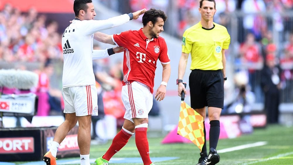 Thiago, Juan Bernat, FC Bayern München - SV Darmstadt, C: Lennart Preiss/Bongarts/Getty Images