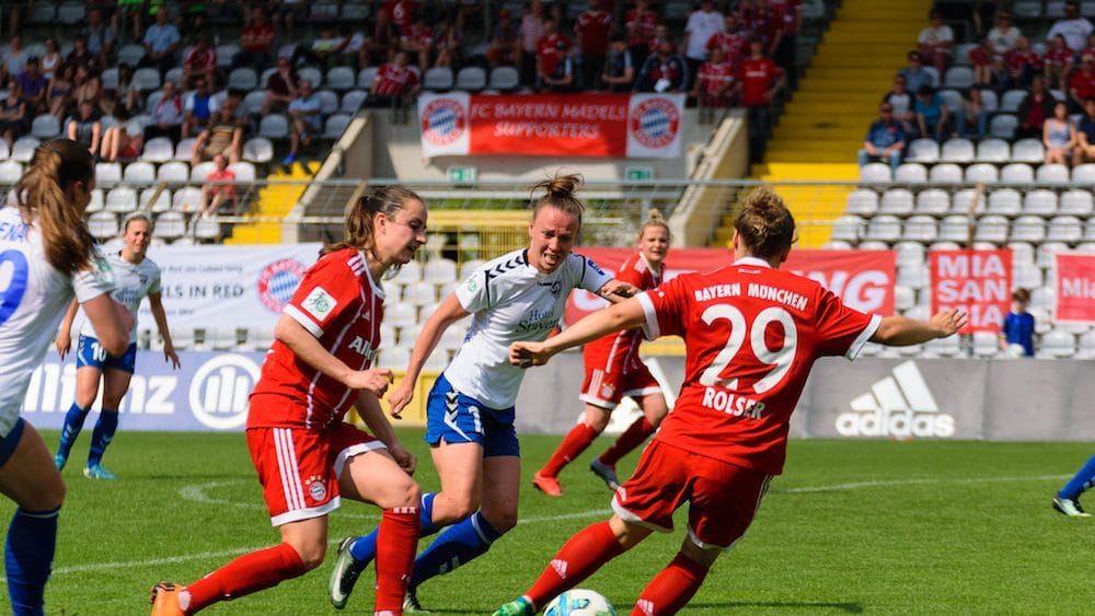 FC Bayern München Frauen vs. USV Jena © Sven Beyrich