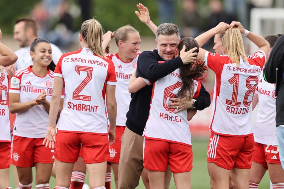 Tuva Hansen und Alexander Straus bei den FC Bayern Frauen