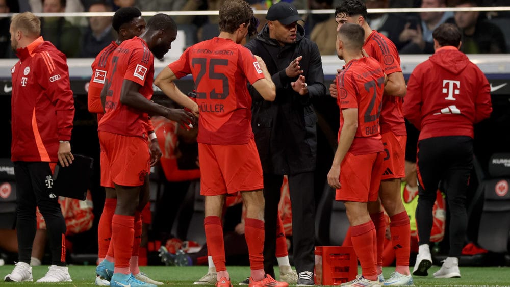 FC Bayern mit Trainer Vincent Kompany