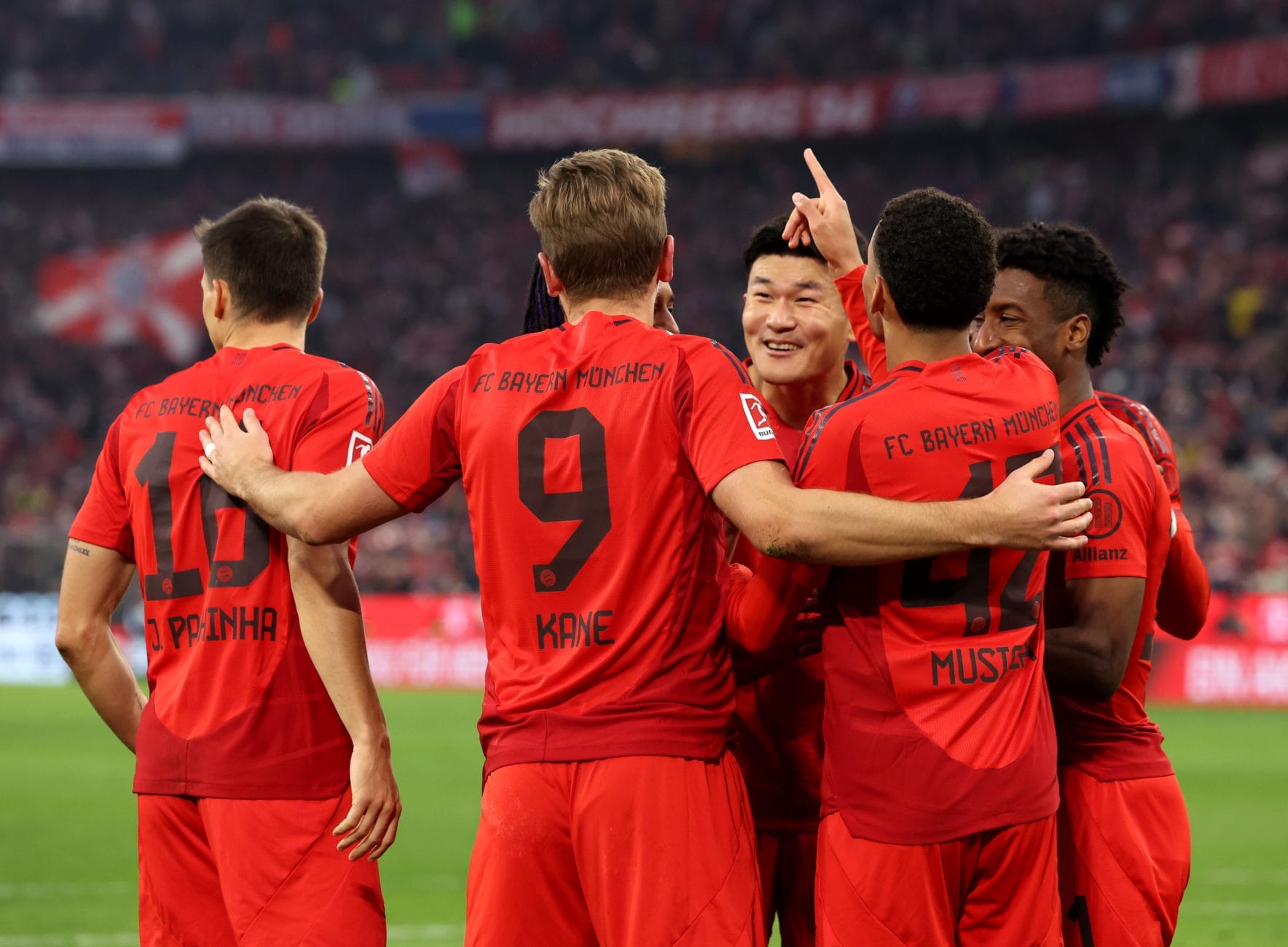 Der FC Bayern schlägt Union Berlin in der Bundesliga mit 3:0.