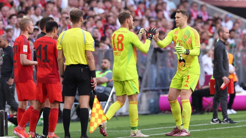 Daniel Peretz und Manuel Neuer (FC Bayern)