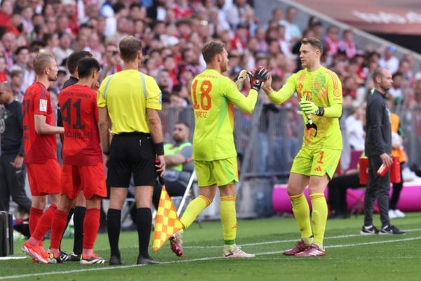 Daniel Peretz und Manuel Neuer (FC Bayern)